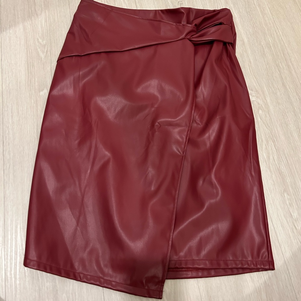 Kate Kasin (NWT) Women’s Faux Leather Red Pencil Skirt - Picture 4 of 8